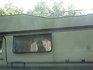 Bouche affamée dans  ...