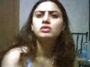 La milf poilue aux m ...